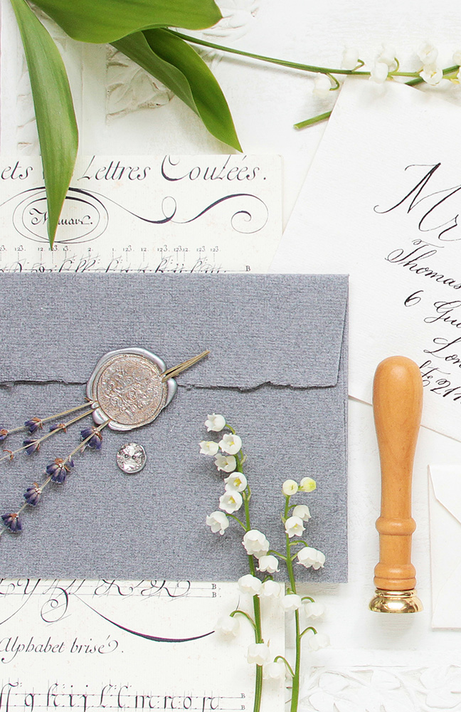 Lag invitasjoner til bryllup eller fest og dekorer med et stempelsegl